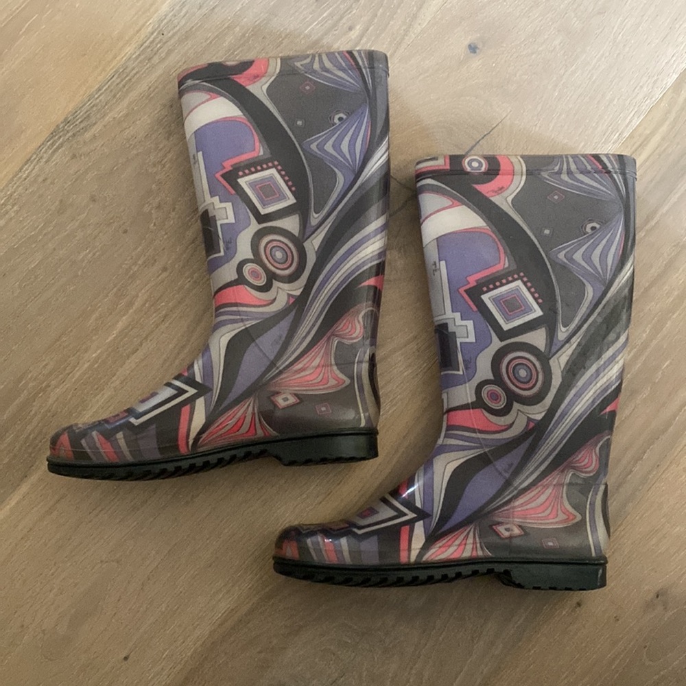 Emilio Pucci rainboots. - Picture 3 of 15